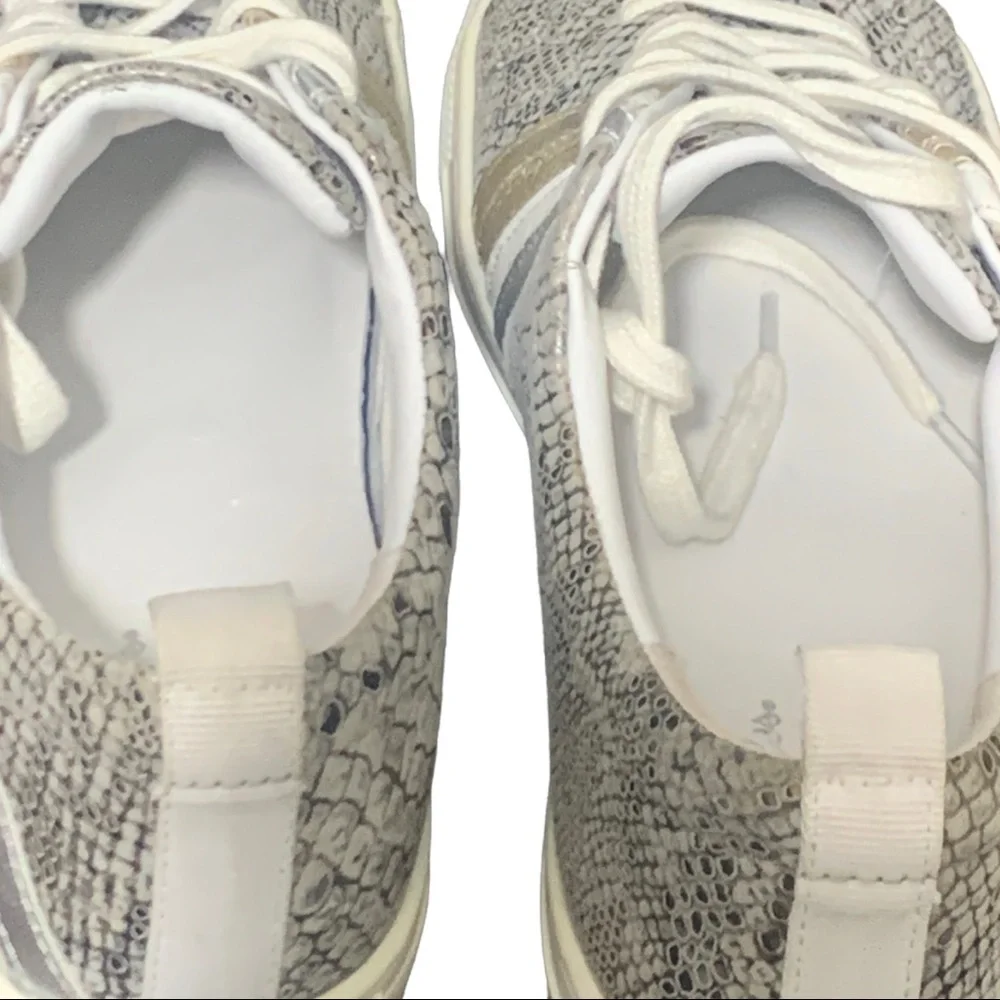 Seychelles Standout Sneaker leather snake print‎ metallic sz8 Excellent !